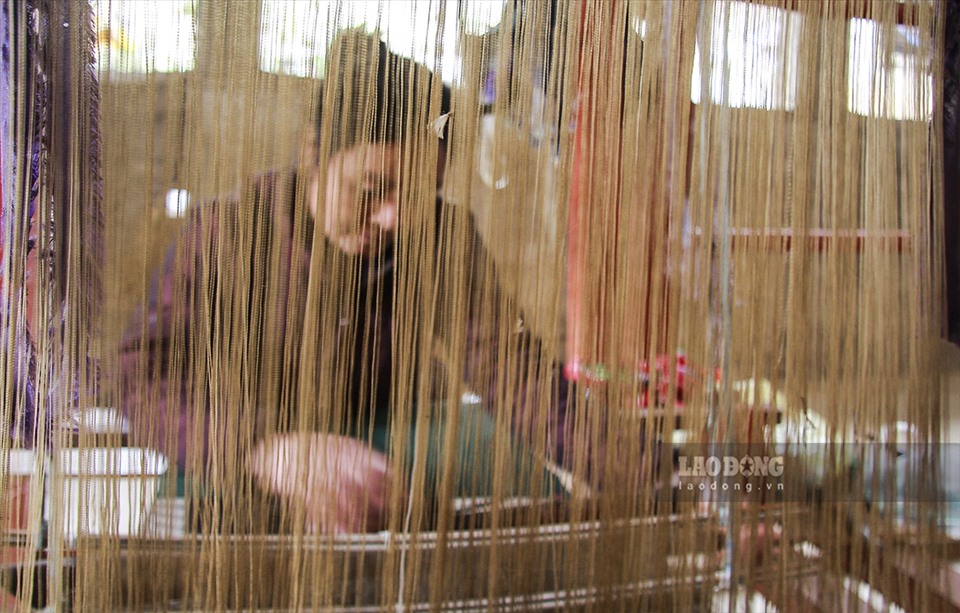 Dệt vải thủ công tại Hợp tác xã dệt thổ cẩm Na Sang 2, xã Na Sang, huyện Điện Biên, tỉnh Điện Biên.