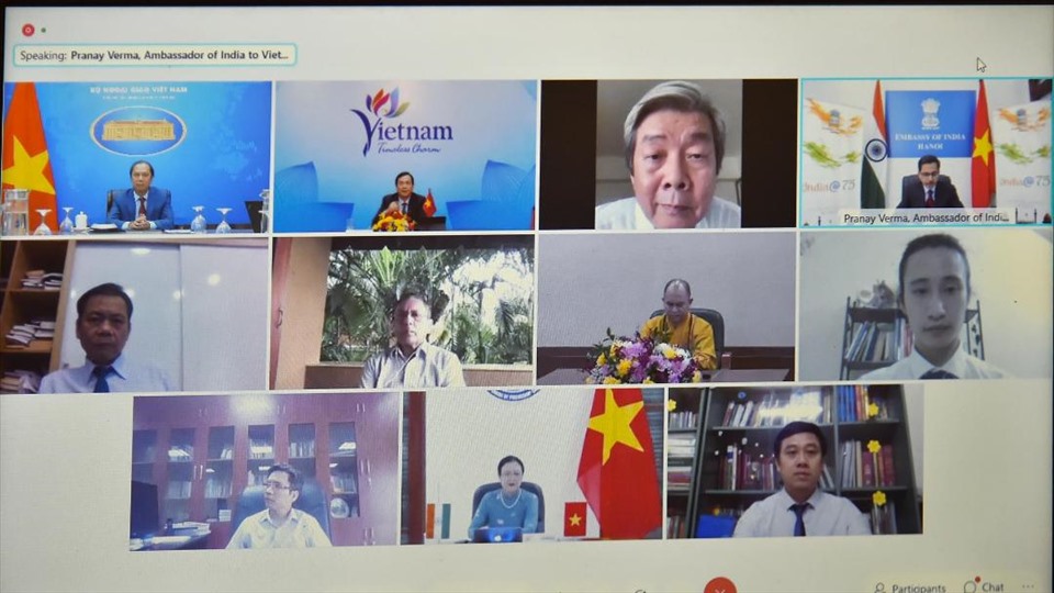 Thứ trưởng Ngoại giao Nguyễn Quốc Dũng dự hội thảo trực tuyến “Ấn Độ 75 năm”. Ảnh: BNG