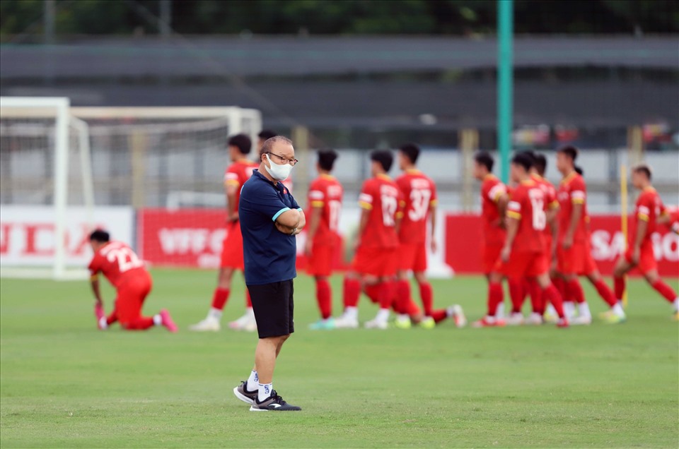 Huấn luyện viên Park Hang-seo đã trực tiếp ra sân để dẫn dắt U22 Việt Nam luyện tập. Trước đó, ông Park đã dành thời gian cho đội tuyển Việt Nam trong buổi tập hôm 12.8 vừa qua.