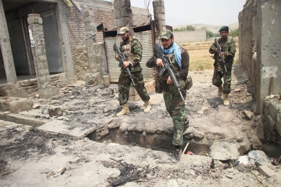 Lực lượng an ninh Afghanistan tham gia chiến dịch chống Taliban ở huyện Alishing, tỉnh Laghman, miền đông Afghanistan, ngày 12.7. Ảnh: Tân Hoa xã