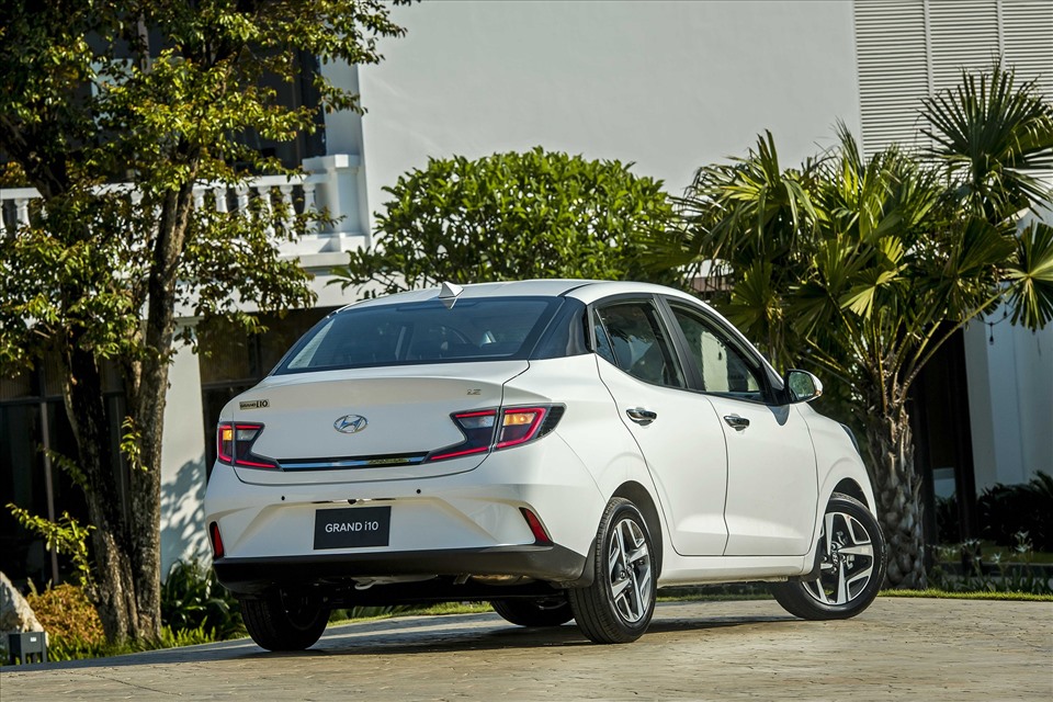 Hyundai Grand i10 giá lăn bánh KM 032023 thông số xe trả góp #21 Hyundai Grand i10 giá lăn bánh KM 032023 thông số xe trả góp
