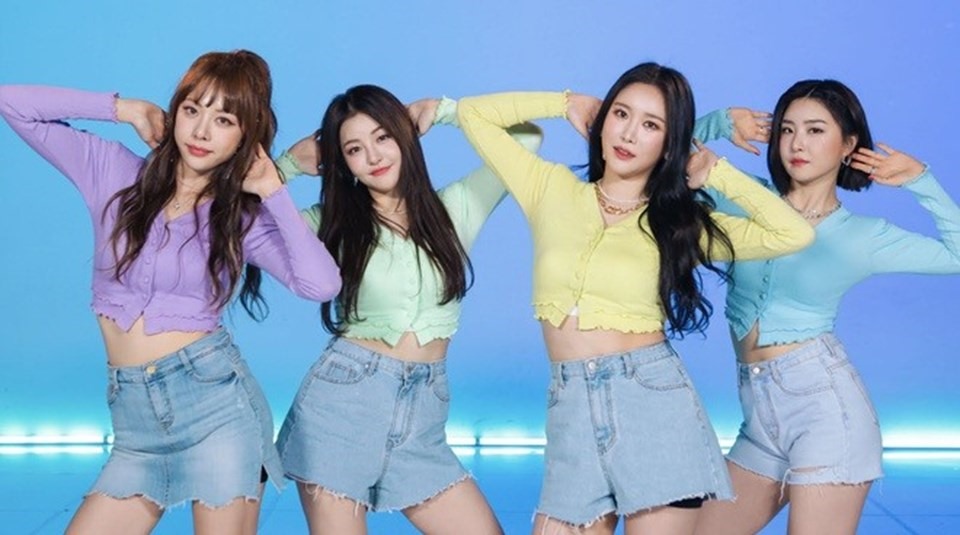 5 cô gái Red Velvet cũng đã vươn lên vị trí thứ 3 trong tháng 8 với chỉ số danh tiếng thương hiệu là 2.493.441, đánh dấu mức tăng 11,99% về điểm số của nhóm kể từ tháng 7.