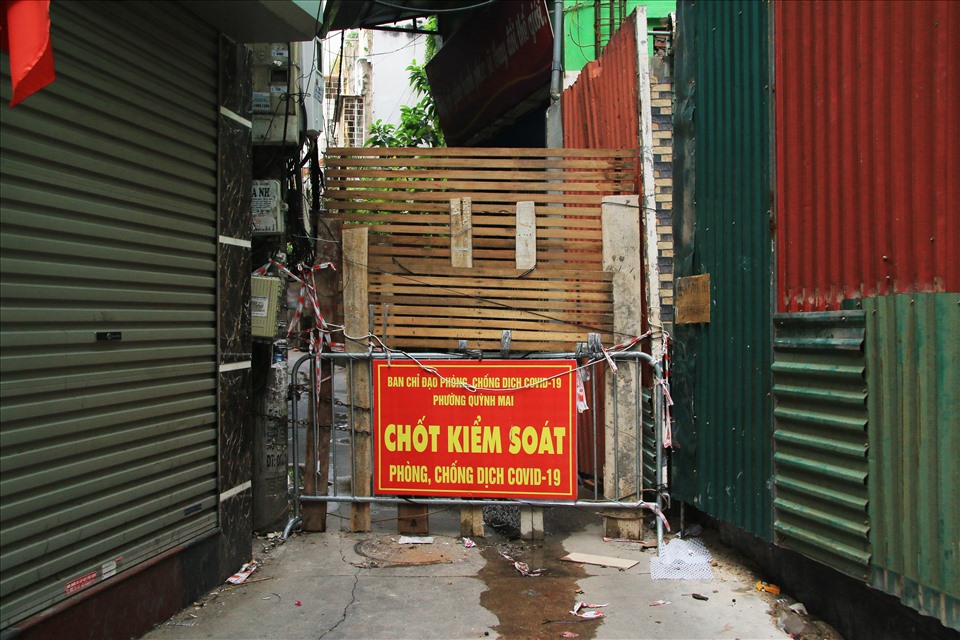 Chốt cứng tại phường Quỳnh Mai.