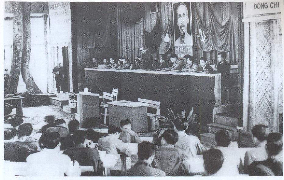 Trong thời gian ở Tuyên Quang, Bác Hồ và Trung ương Đảng đã tổ chức thành công Đại hội đại biểu toàn quốc lần thứ II của Đảng, một dấu mốc quan trọng trong quá trình phát triển của Đảng và cả cuộc kháng chiến chống Pháp. Ảnh: Tư liệu
