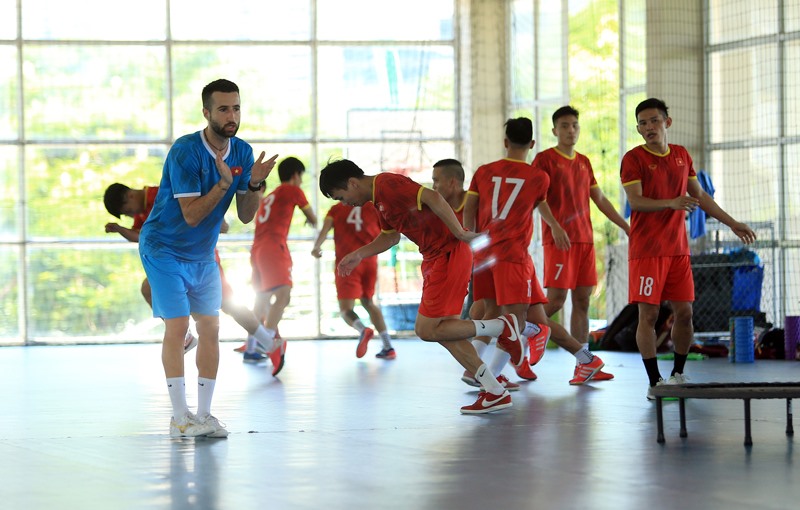 Đội tuyển Futsal Việt Nam nỗ lực hướng đến vòng chung kết Futsal World Cup 2021. Ảnh: VFF
