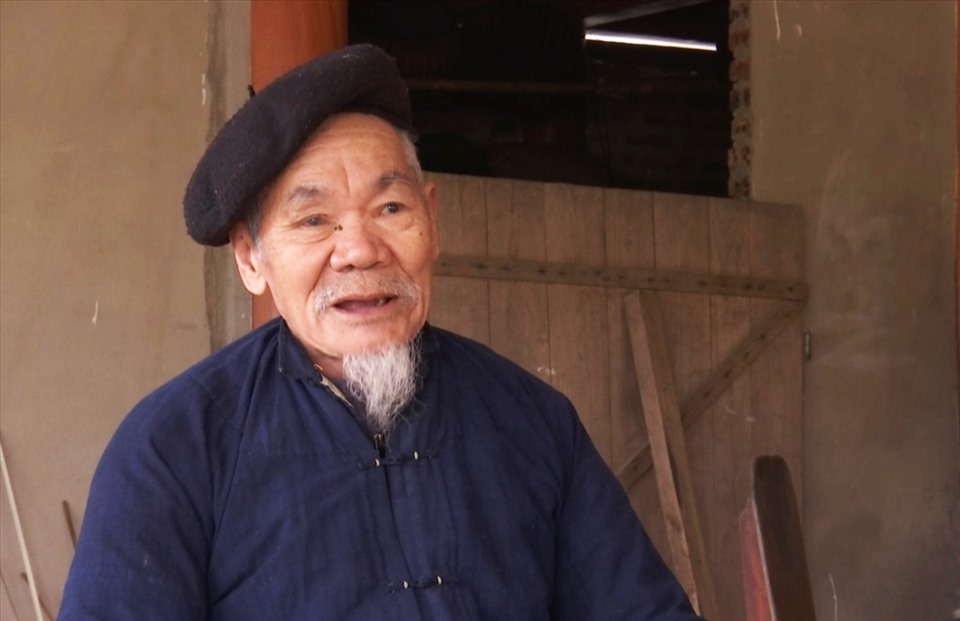 Cụ Hoàng Ngọc một trong những vị bô lão cuối cùng của làng Tân Trào (Tuyên Quang) được gặp Bác hơn 76 năm về trước. Ảnh: P.Q
