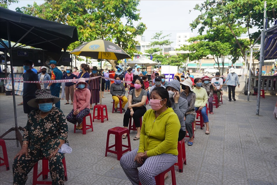 Nha Trang đang chạy nước rút để hoàn thành mục tiêu tầm soát dịch bệnh trong cộng đồng.