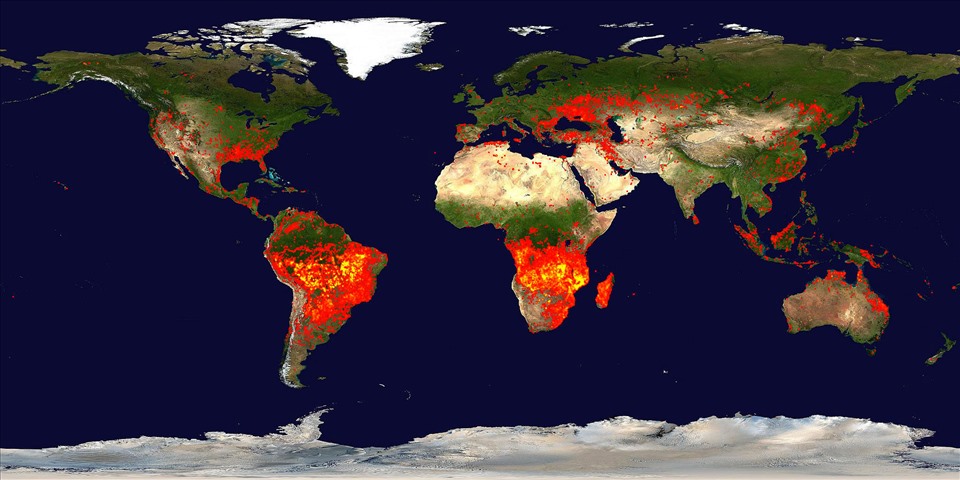 Vệ tinh Terra của NASA chụp các đám cháy trên khắp thế giới vào năm 2010. Ảnh: NASA