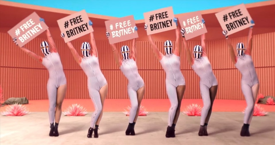 Black Eyed Peas cũng bày tỏ sự ủng hộ đối với nữ đồng nghiệp - Britney Spears trong MV mới của nhóm. Ảnh: Xinhua