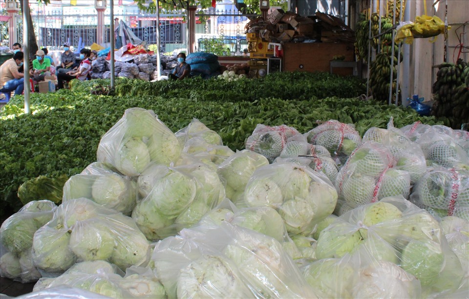 Theo kế hoạch, Ban chỉ đạo phòng chống dịch bệnh COVID-19 thành phố Thuận An sẽ cung ứng hàng hóa thiết yếu gồm gạo, thực phẩm cho người dân 4 phường “vùng đỏ”.
