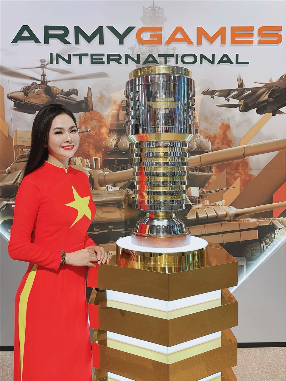 Ca sĩ Lương Nguyệt Anh được Quân đội nhân dân Việt Nam cử đi thi hát tại Hội thao Quân sự Quốc tế Army Games 2021 tại Nga. Ảnh: NVCC