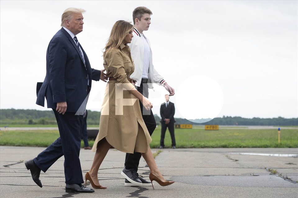 Con trai ông Donald Trump và bà Melania Trump có chiều cao vượt trội. Ảnh: AFP