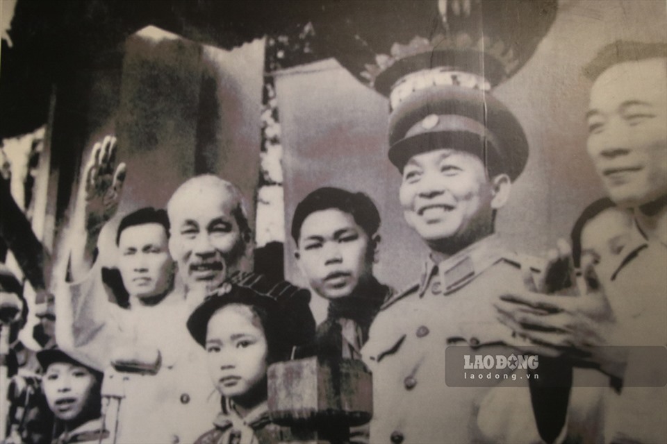 Hình ảnh Chủ tịch Hồ Chí Minh và Đại tướng, Tổng Tư lệnh Võ Nguyên Giáp về thăm đồng bào các dân tộc Tây Bắc và dự lễ Kỷ niệm 5 năm chiến thắng lịch sử Điện Biên Phủ (7.5.1954 - 7.5.1959) tháng 5.1959.