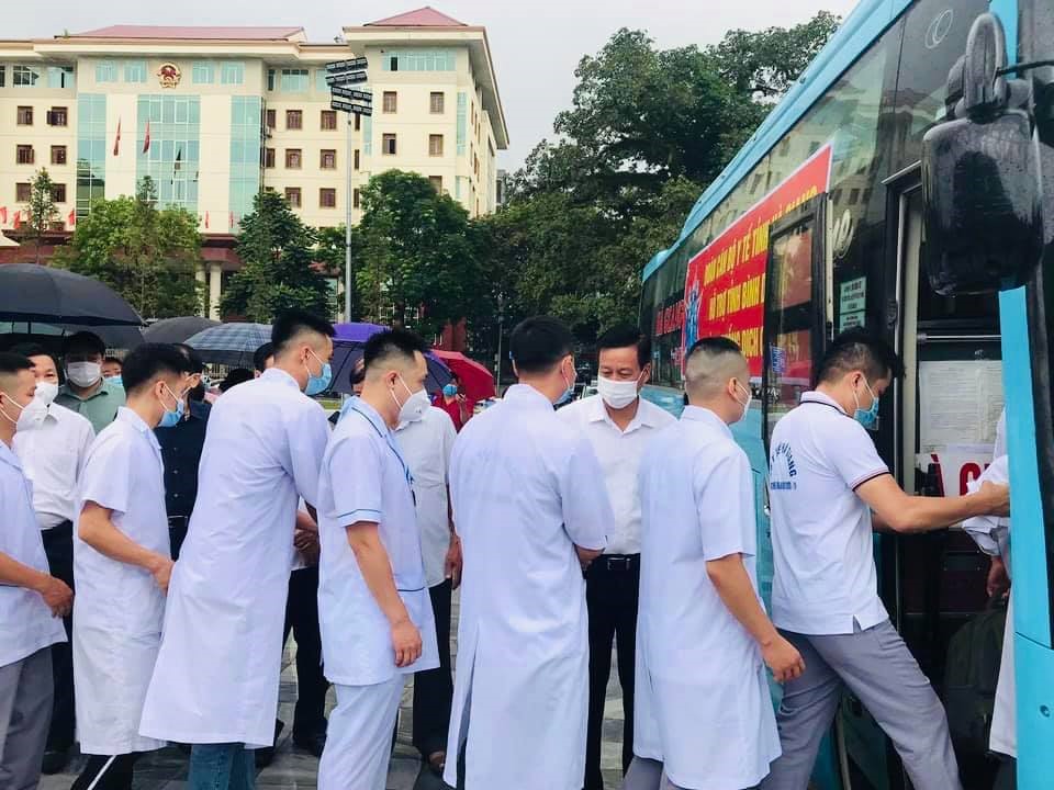 30 cán bộ y bác sỹ tăng cường đợt 2 của tỉnh Hà Giang vào Bình Dương hỗ trợ công tác chống dịch.