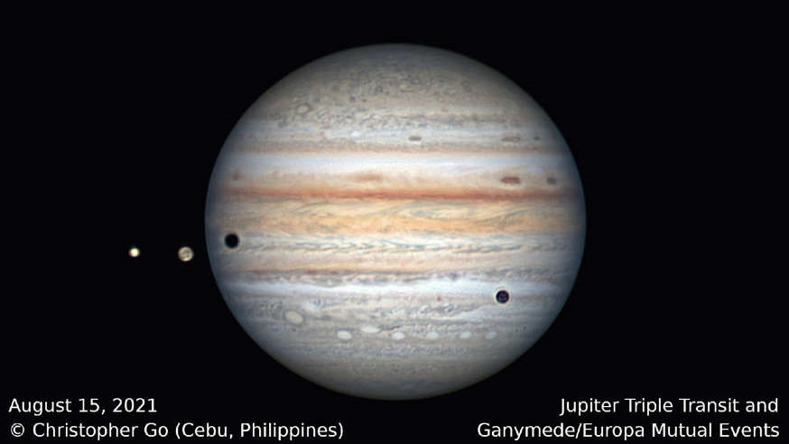 Các Mặt trăng của sao Mộc lần lượt từ trái sang phải, gồm: Europa, Ganymede và Callisto. Ảnh: Christopher Go astronomer