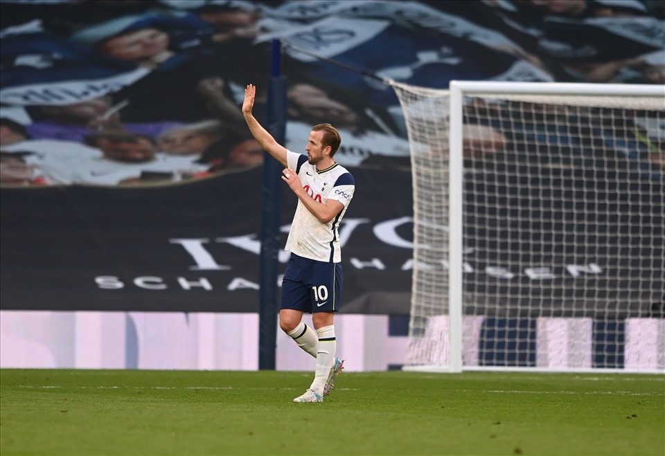 Kane từng ở ngưỡng cửa rời Tottenham vào cuối mùa trước. Ảnh: AFP.