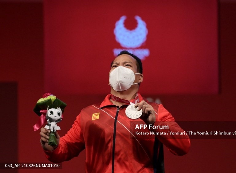 Vận động viên Lê Văn Công giành huy chương bạc tại Paralympic Tokyo 2020. Ảnh: AFP