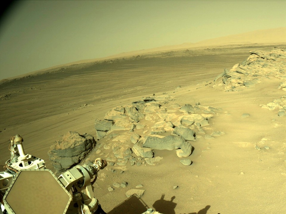 Đỉnh Citadelle cũng là điểm thuận lợi để camera Mastcam-Z trên tàu Perseverance tìm kiếm các mục tiêu đá tiềm năng khác. Ảnh: NASA