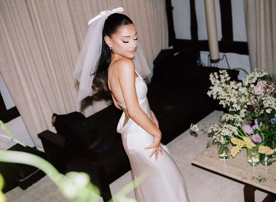 Váy cưới của Ariana Grande. Ảnh: Instagram Ariana Grande