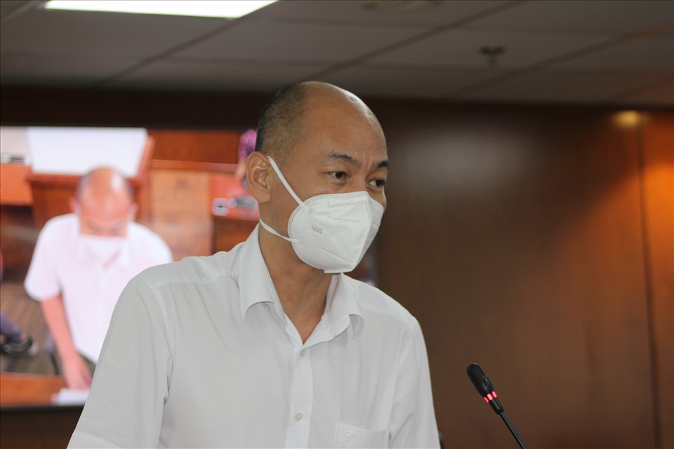 Ông Nguyễn Nguyên Phương - Phó Giám đốc Sở Công thương TPHCM thông tin tại họp báo chiều tối 28.8. Ảnh: Huyên Nguyễn
