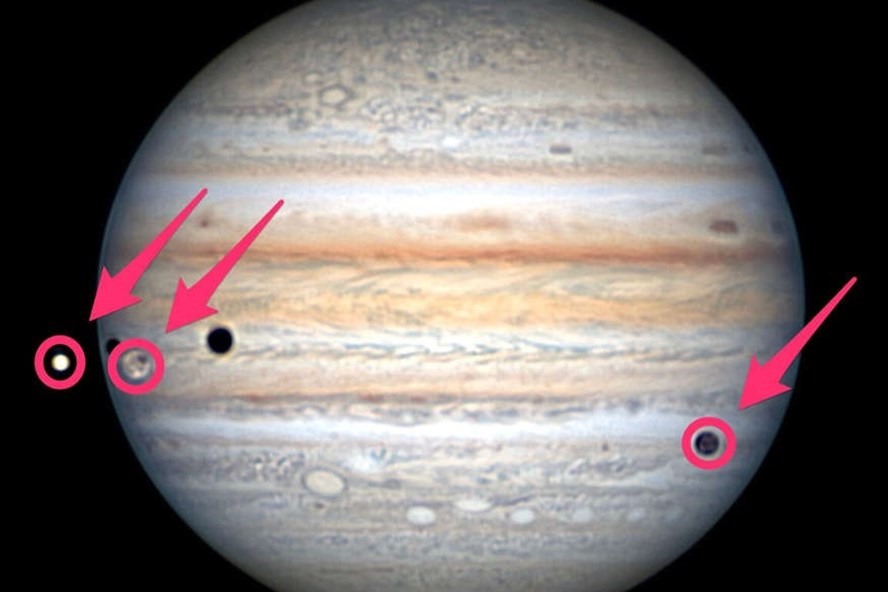 Ba hiện tượng nhật thực cùng xảy ra đồng thời trên sao Mộc. Ảnh: Christopher Go Astronomer