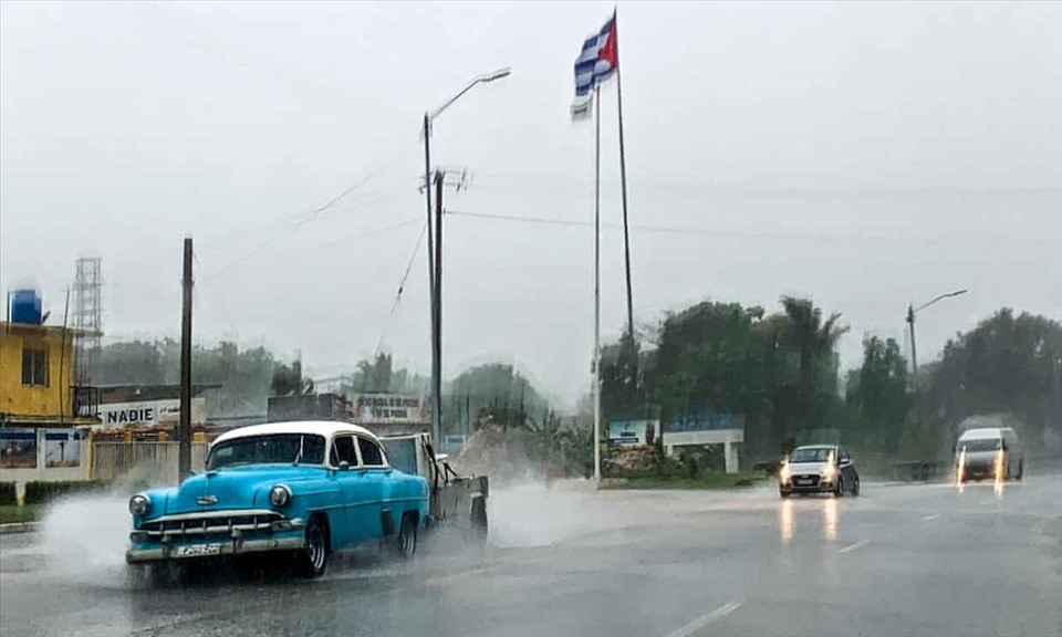 Bão Ida đổ bộ Havana, Cuba ngày 27.8. Ảnh: AFP