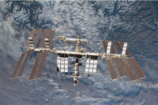 Trạm Vũ trụ Quốc tế được phi hành gia tàu con thoi Endeavour chụp năm 2010. Ảnh: NASA