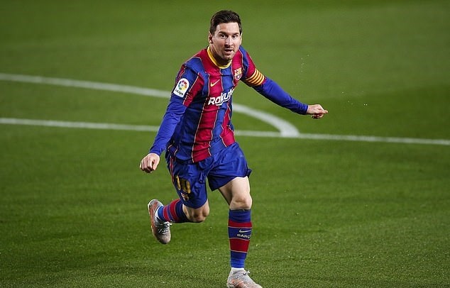 Messi từng nhận 555 triệu USD trong 4 năm trước tại Barcelona. Ảnh: AFP.
