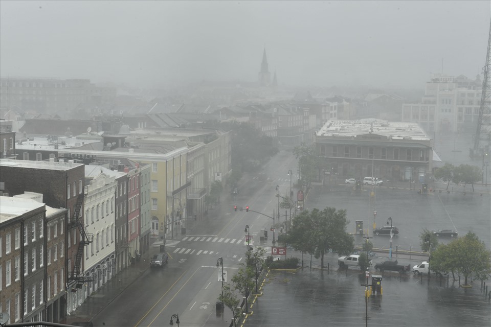 Mưa xối xả ở New Orleans ngày 29.8. Ảnh: AFP