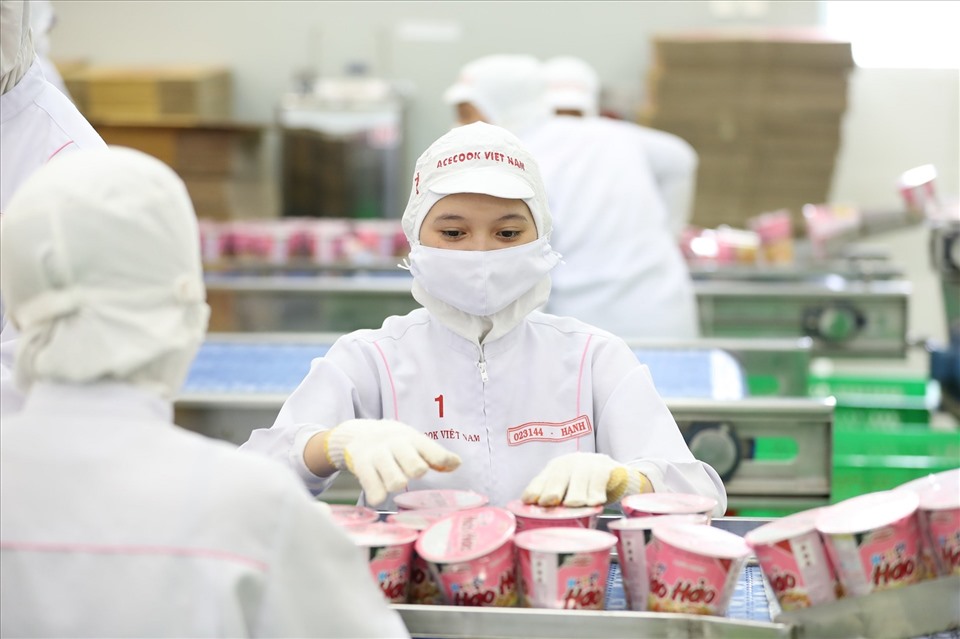 Nhu cầu mì ăn liền của Việt Nam đứng thứ 3 thế giới và đang gia tăng do người dân tích trữ lương thực trước tác động của dịch COVID-19. Ảnh: LĐO