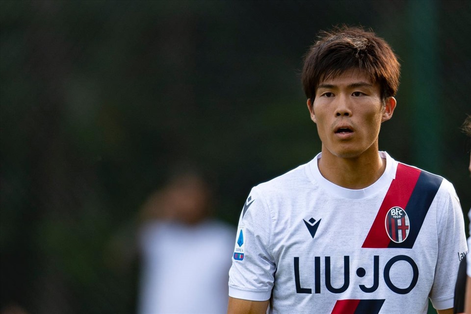 Takehiro Tomiyasu đã có bước tiến mới trong sự nghiệp. Ảnh: Serie A.