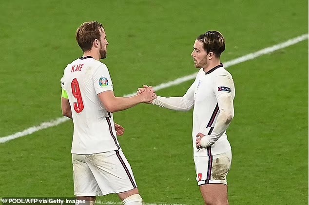 Grealish đang chờ Kane ở sân Etihad. Ảnh: AFP.