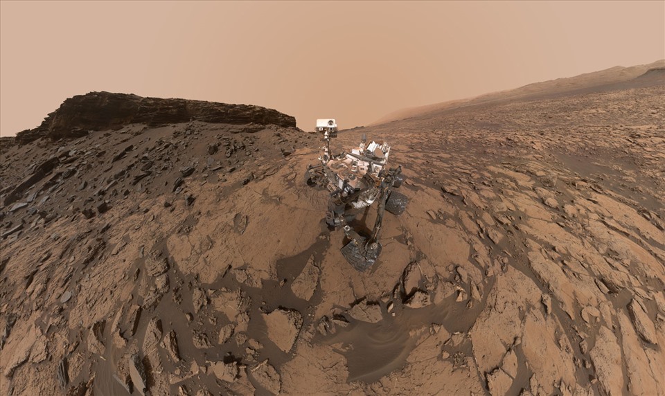 Tháng 9.2016, tàu thám hiểm sao Hỏa Curiosity của NASA chụp selfie ở khu vực Murray Buttes tuyệt đẹp trên núi Sharp. Ảnh: NASA