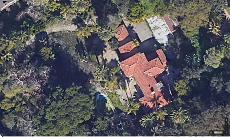 Biệt thự gia đình  Osama Bin Laden rao bán. Ảnh: Google Maps