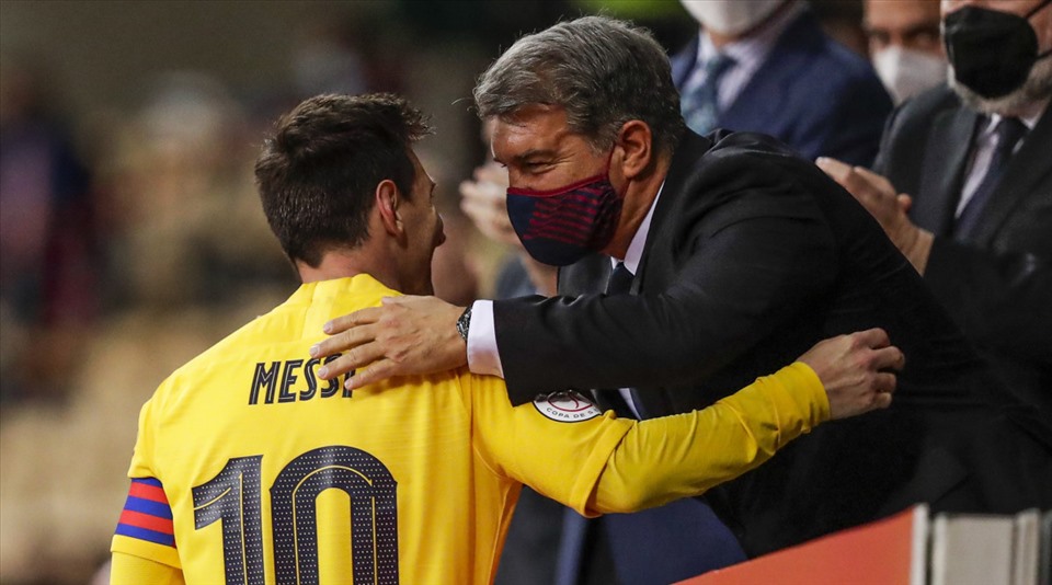 Laporta có thật lòng với Messi? Ảnh: La Liga.