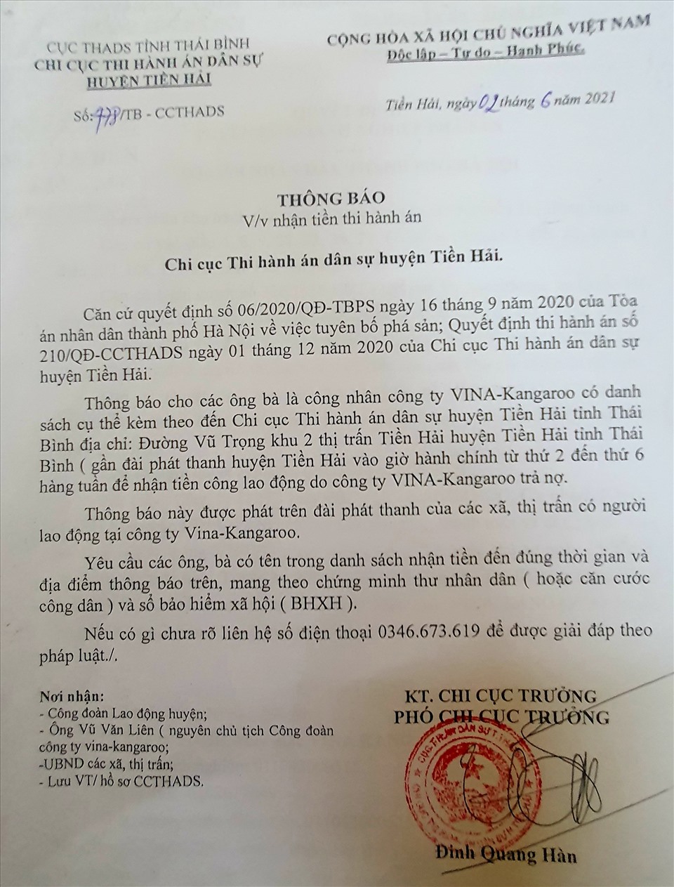 Chi cục THADS huyện Tiền Hải thông báo đến công nhân, người lao động bị Công ty Vina Kangaroo nợ lương đến nhận lại tiền công.