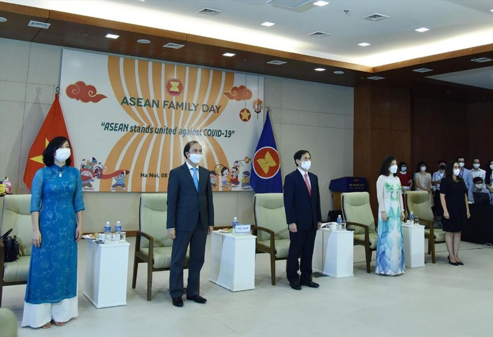 Các đại biểu tham dự Ngày gia đình ASEAN 2021. Ảnh: BNG