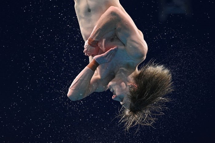 Cassiel Rousseau của Australia thi đấu trận chung kết môn lặn 10m nam trong Thế vận hội Olympic Tokyo 2020. Ảnh: AFP