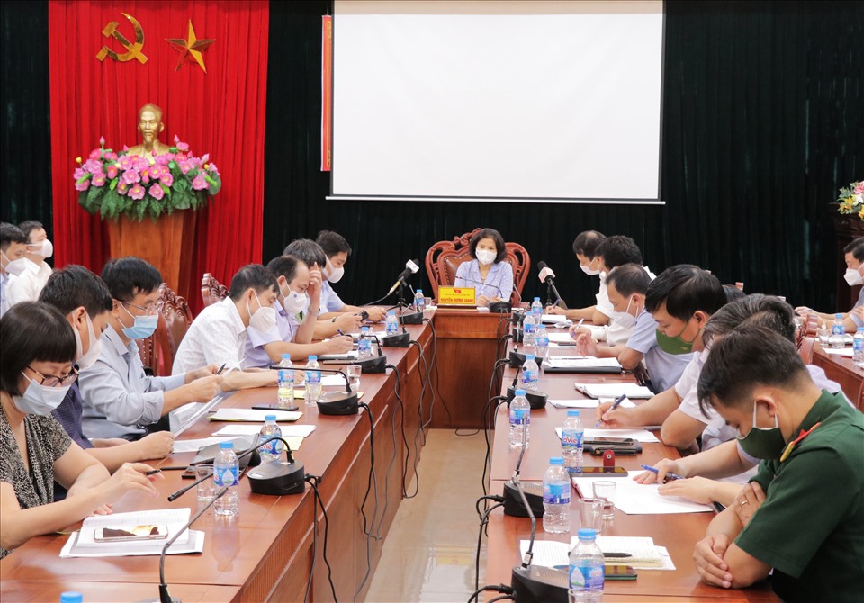 Chủ tịch UBND tỉnh Bắc Ninh Nguyễn Hương Giang làm việc với huyện Tiên Du và TX.Từ Sơn. Ảnh: PV.