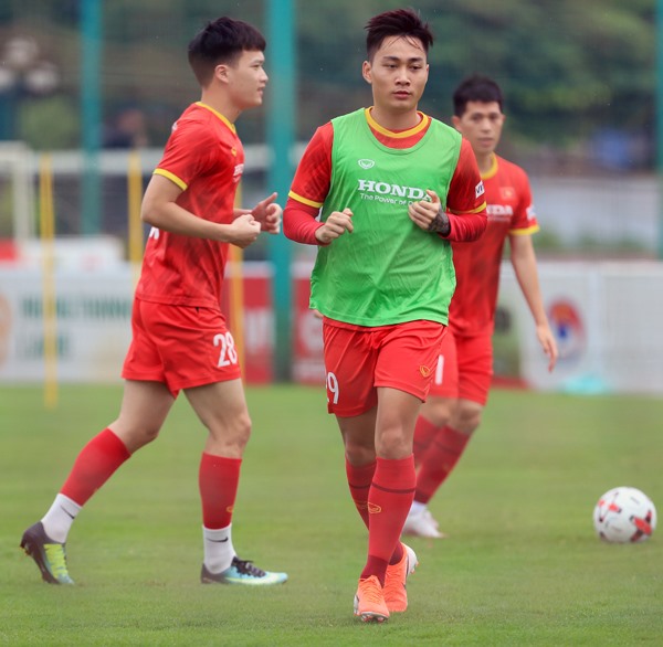 Tiền đạo Hồ Tuấn Tài không thể góp mặt ở trận đấu tới cùng đội tuyển Việt Nam. Ảnh: VFF