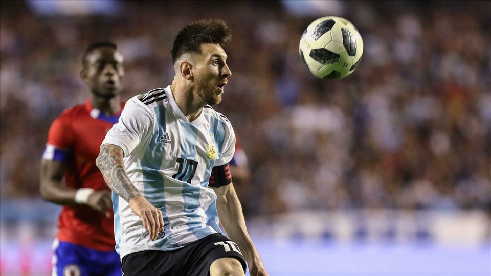 Messi lập hat-trick trước Bolivia. Ảnh: Espanol
