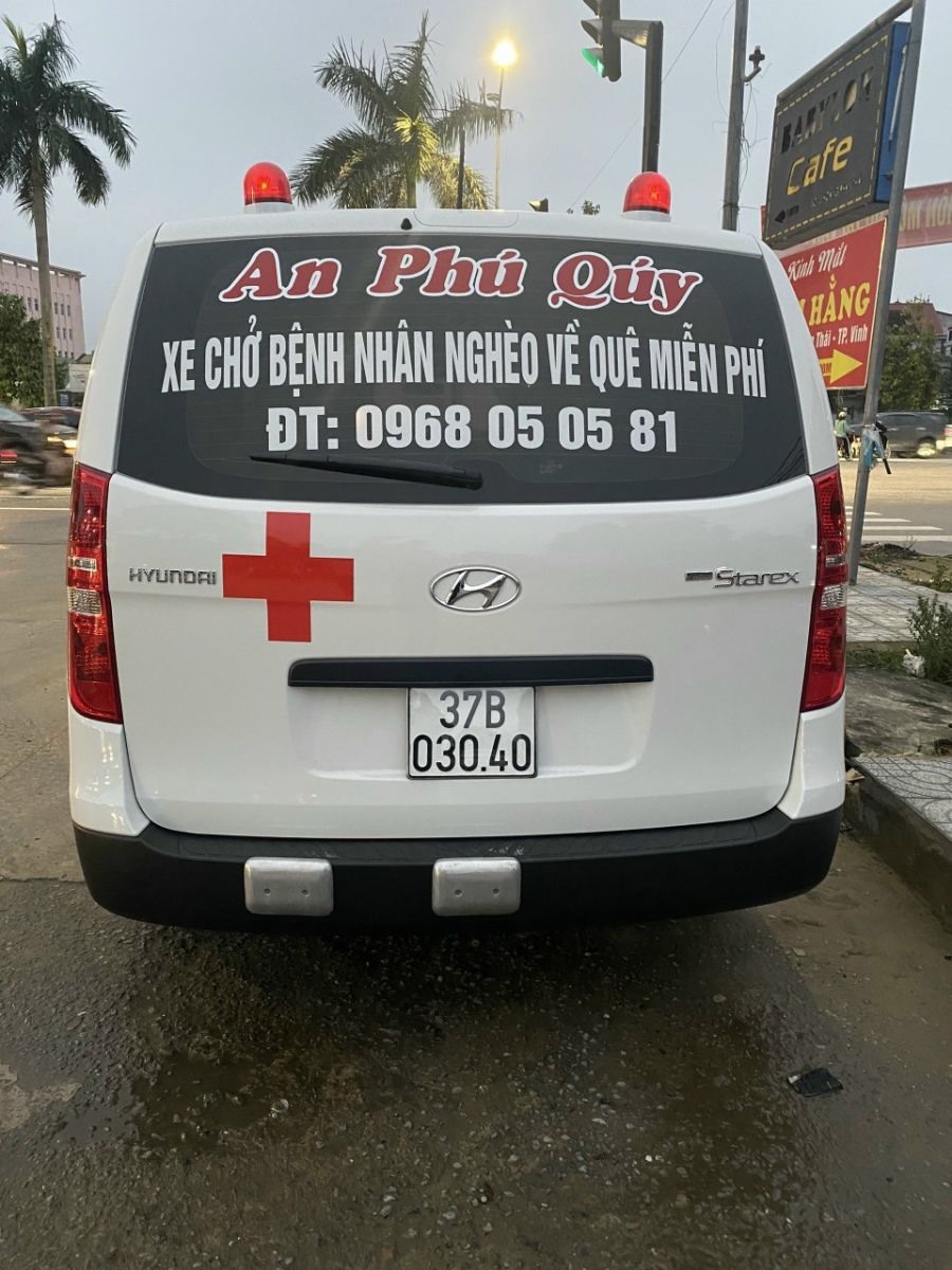 Xe cứu thương miễn phí dành cho bệnh nhân nghèo của công ty An Phú Quý