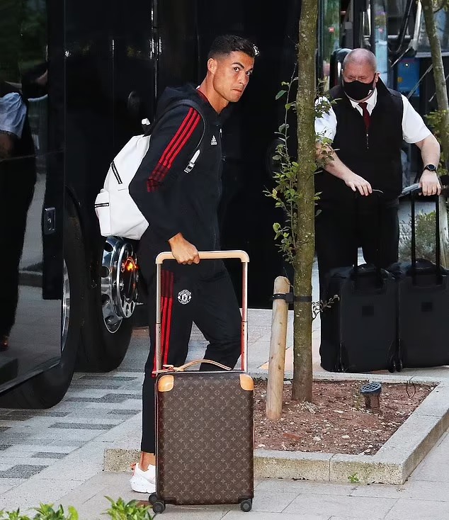 Ronaldo đã đến Old Trafford để chuẩn bị cho trận đấu. Ảnh: Manchester United.