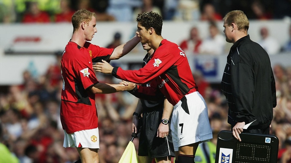 Ronaldo trong trận ra mắt Man United năm 2003. Ảnh: GT