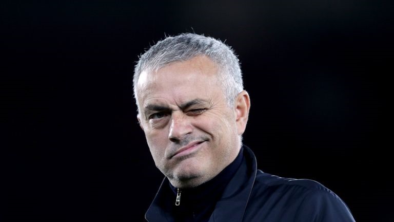 Mourinho cán mốc 1000 trận đấu trên cương vị chỉ đạo. Ảnh: Sky Sport