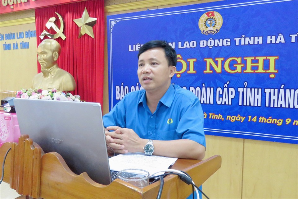 Ông Nguyễn Văn Danh - Chủ tịch LĐLĐ Hà Tĩnh phát biểu chỉ đạo. Ảnh: Mai Anh.