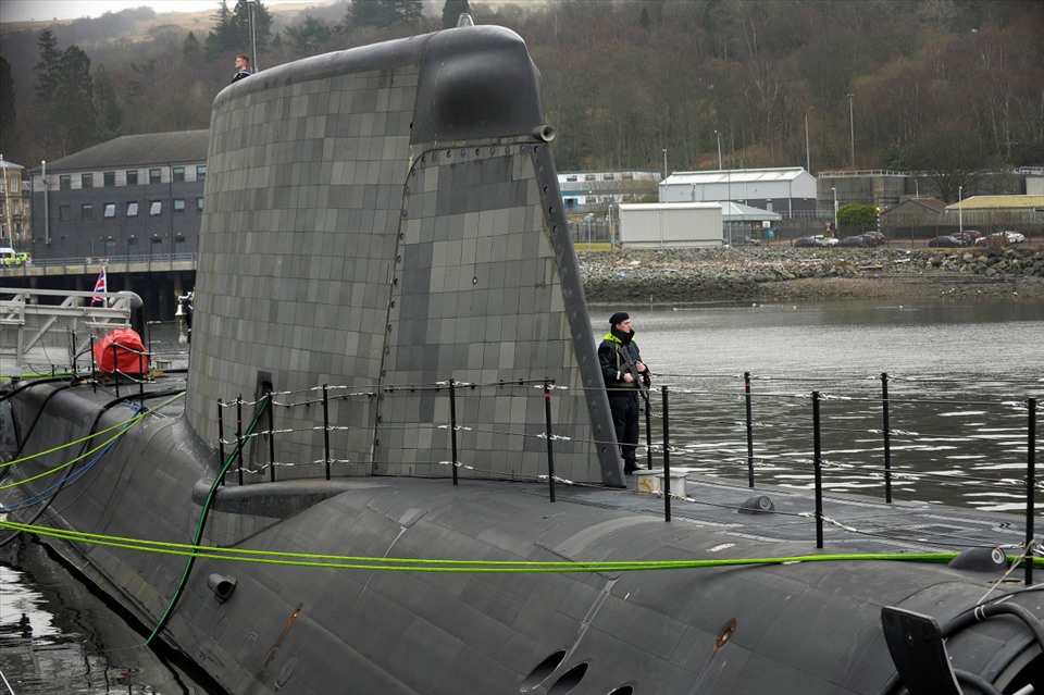 Hình ảnh tàu ngầm lớp Astute HMS Artful của Hải quân Hoàng gia Anh. Trước Australia, Mỹ chỉ chia sẻ công nghệ tàu ngầm hạt nhân cho Anh. Ảnh: AFP