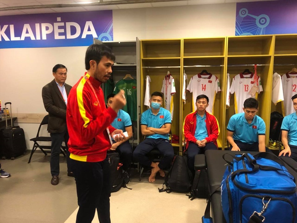 Hình ảnh phòng thay đồ của đội tuyển futsal Việt Nam trước trận gặp Panama. Ảnh: VFF