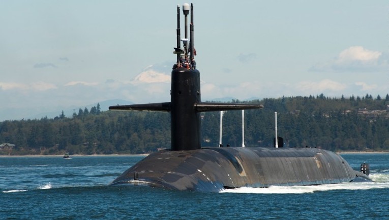 Tàu ngầm mang tên lửa đạn đạo USS Pennsylvania trở về bang Washington sau chuyến tuần tra răn đe chiến lược vào năm 2015. Ảnh: Hải quân Mỹ