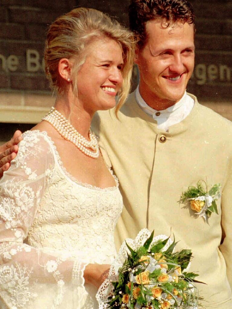 Corinna và Schumacher trong ngày thành hôn. Ảnh: AFP.